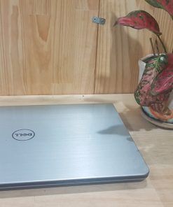 Dell 5548 i5 màn hình 15.6 vỏ nhôm vga chiến game