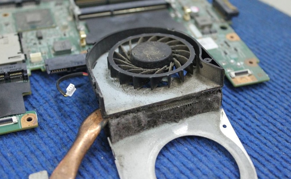 Vệ sinh laptop Hớn Quản