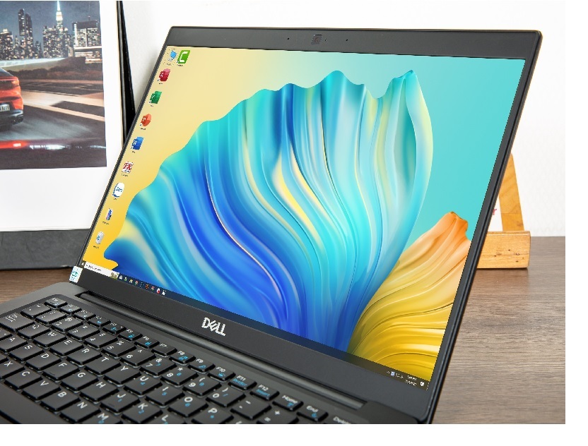 Dell Latitude 7390 I5-8350U| SD 256 GB| RAM 8G| Màn 13.3 cảm ứng