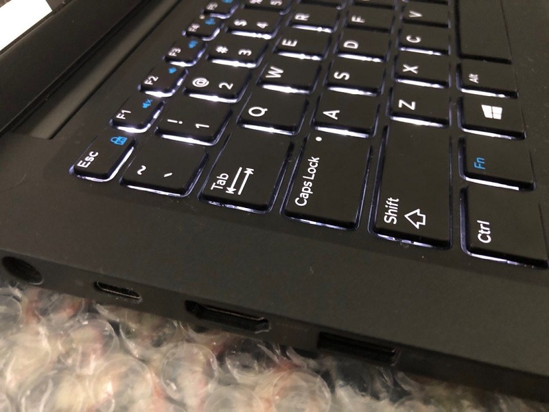 Dell Latitude 7390 I5-8350U| SD 256 GB| RAM 8G| Màn 13.3 cảm ứng