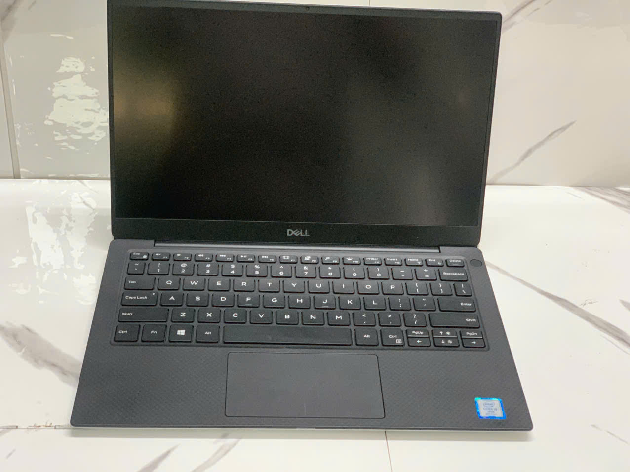 Dell XPS 9370 - Vỏ full nhôm, cảm ứng 4k